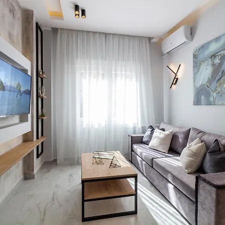 P Deluxe Suite2 * Selanik